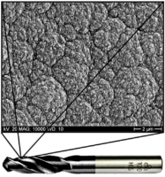 Rasterelektronenmikroskop-Aufnahme eines diamantbeschichteten Bohrers | © Hagen Grüttner